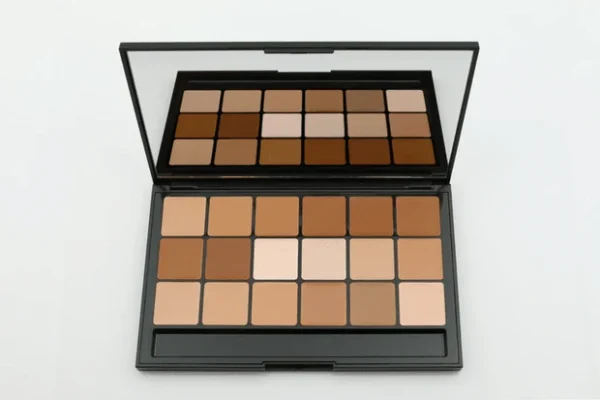 RCMA - Vincent Kehoe - 18 Part Foundation/Concealer palette - #11